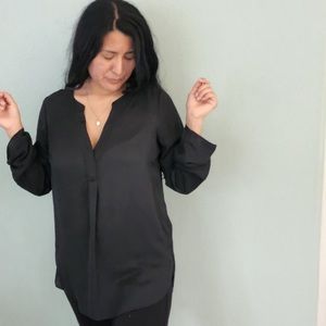 Zac & Rachel~ black pleated blouse